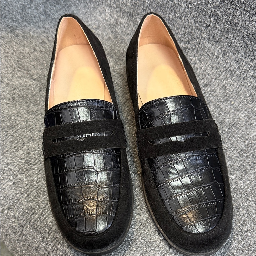 Valverde Women’s Black Suede Loafers Croc-Embossed Toe Size EU40 W-9.5 M-7 NWOT